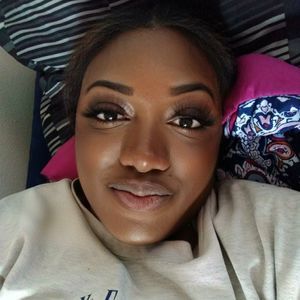 Meet your Posher, Adrianne